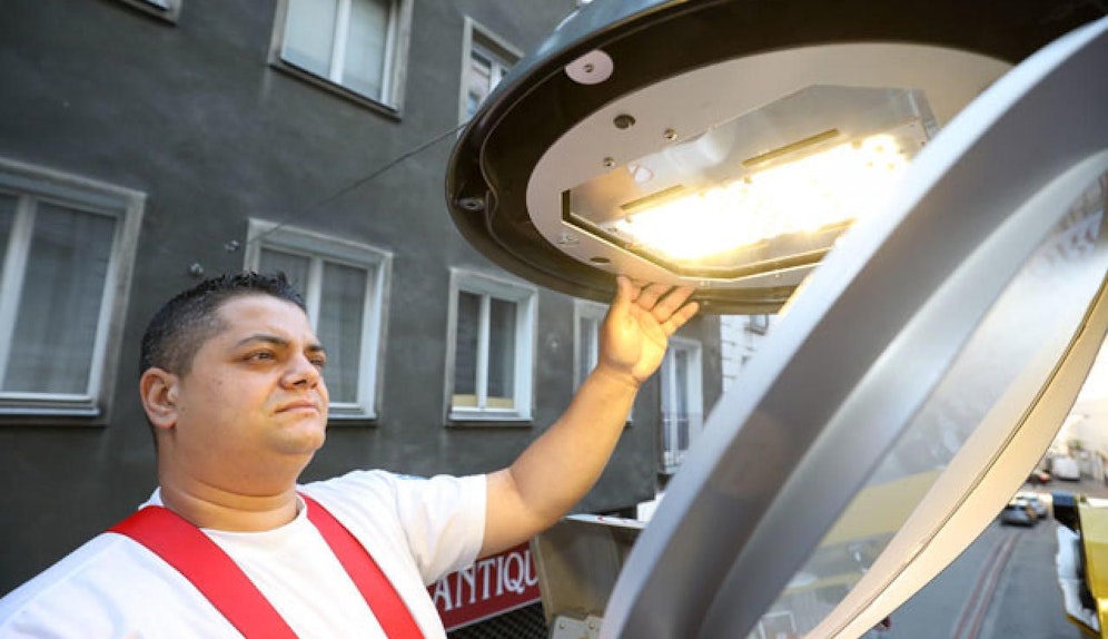 Laternen als potenzielles Sicherheitsrisiko. 