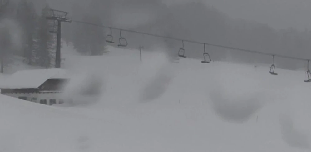 Nicht nur schlechte Sicht sondern auch kein Betrieb! Auf der Wurzeralm in Spital am Pyhrn stehen Montagnachmittag die Lifte still. 