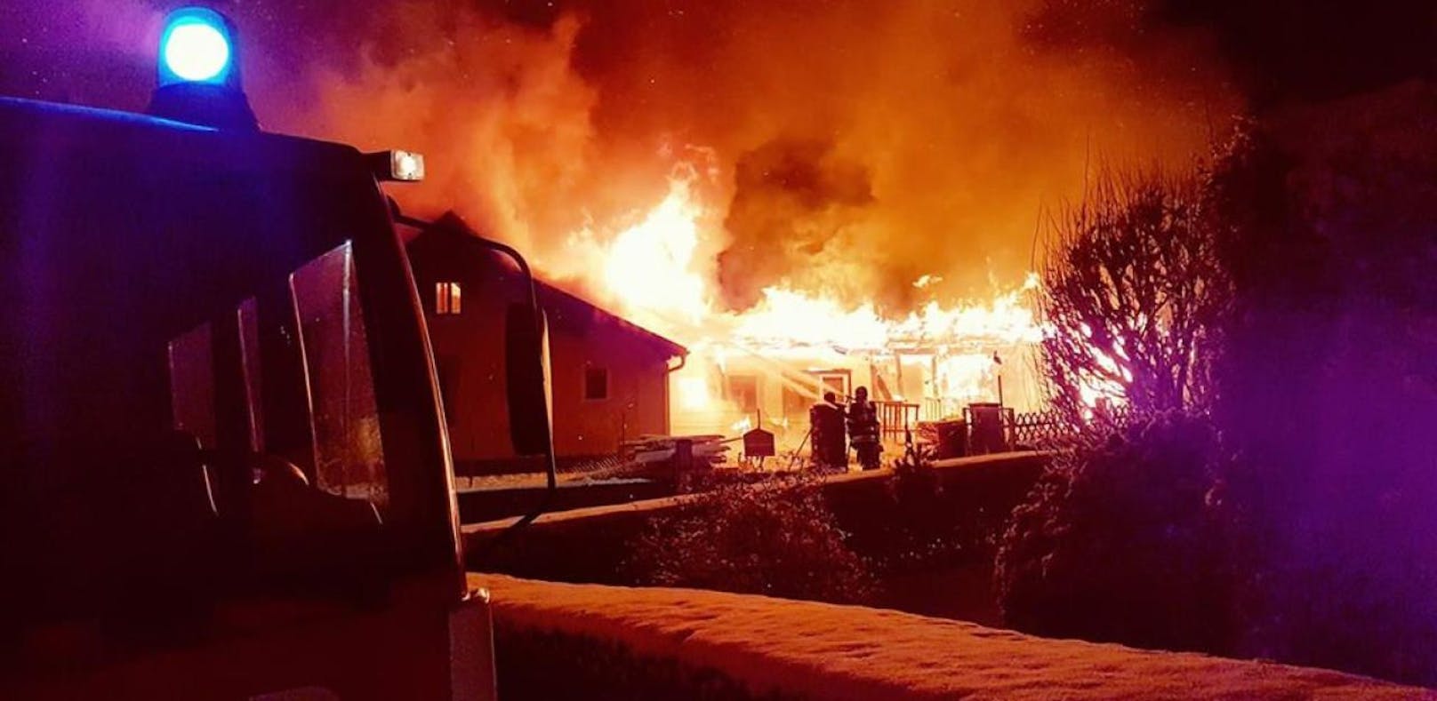Scheune brannte: Feuer griff auf Wohnhaus über