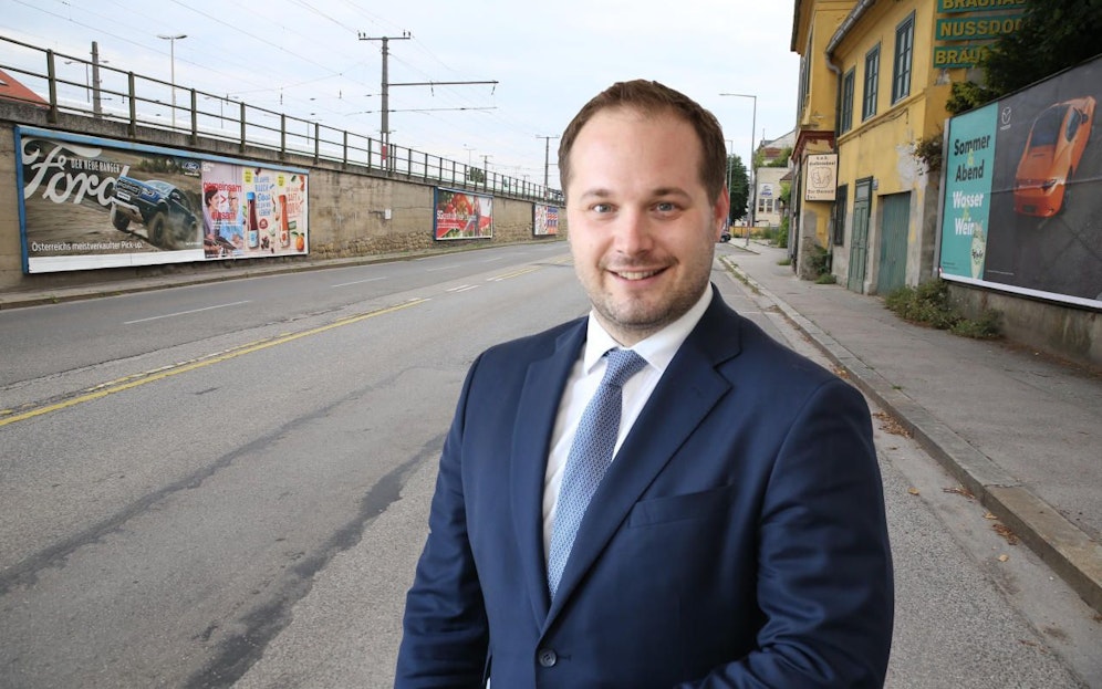 Der Döblinger Bezirkschef Daniel Resch (VP) freut sich, dass die Parkplatzsuche im Bezirk durch das Parkpickerl leichter geworden sei. Dennoch tritt er für eine wienweite Lösung ein. 