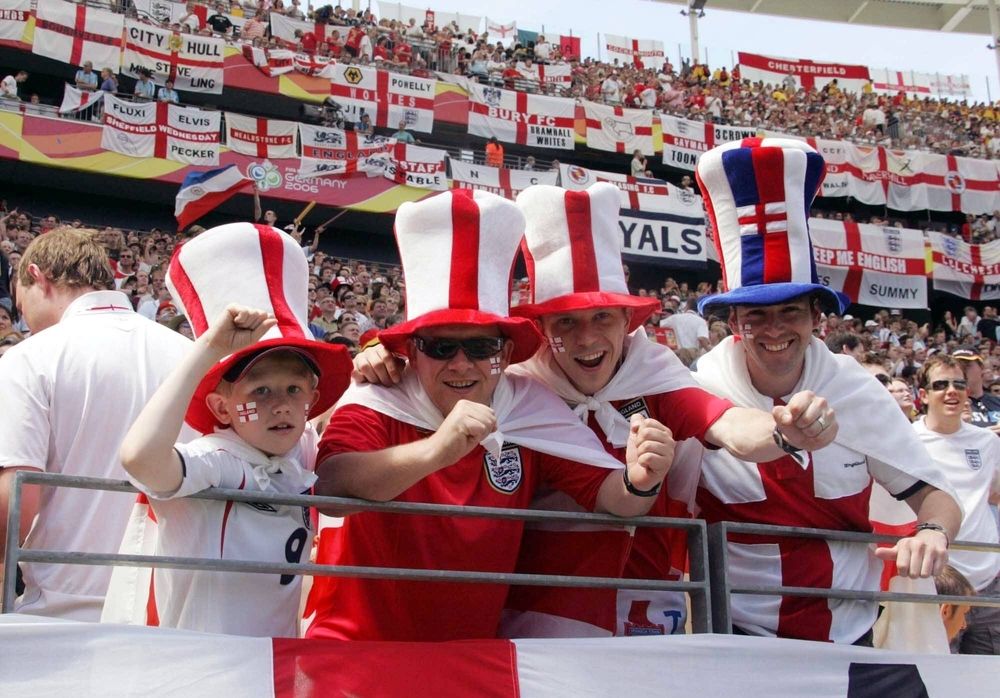 Das Trikot des "eigenen" Klubs steht bei vielen Fans ganz oben auf der Liste.