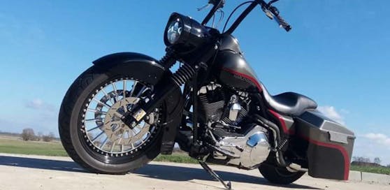 Eine Harley Davidson um 30.000 Euro wurde gestohlen.