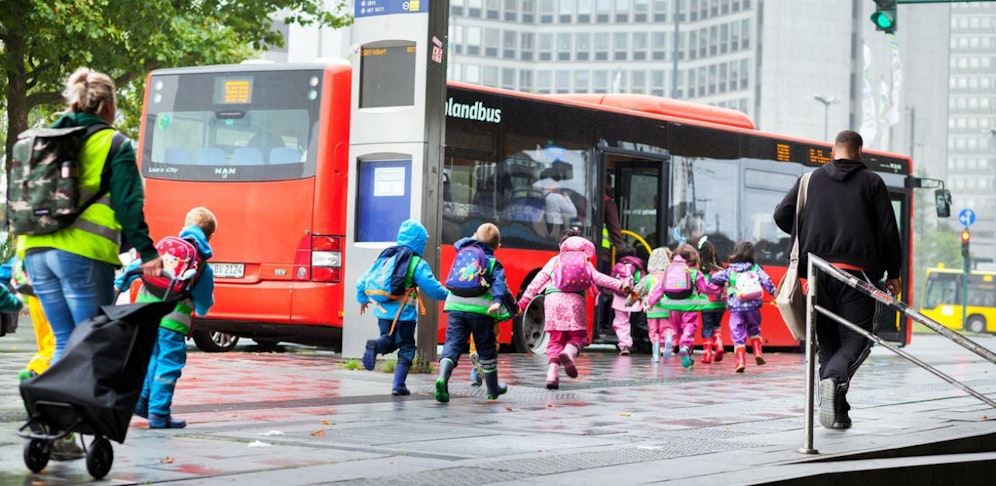 Das Mädchen wurde in einem Bus sexuell belästigt