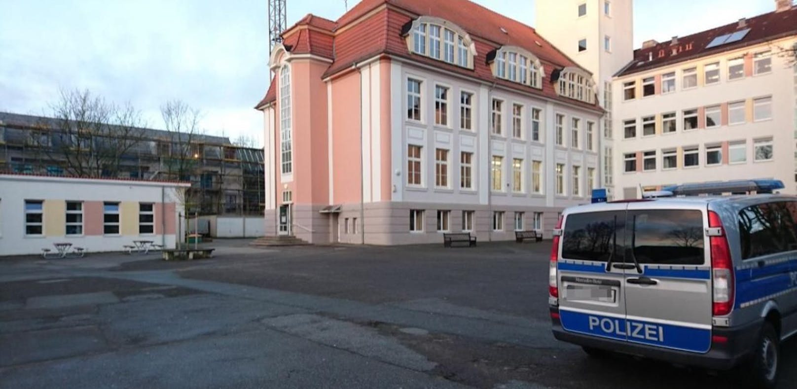 Entwarnung nach Bomben-Alarm an deutscher Schule