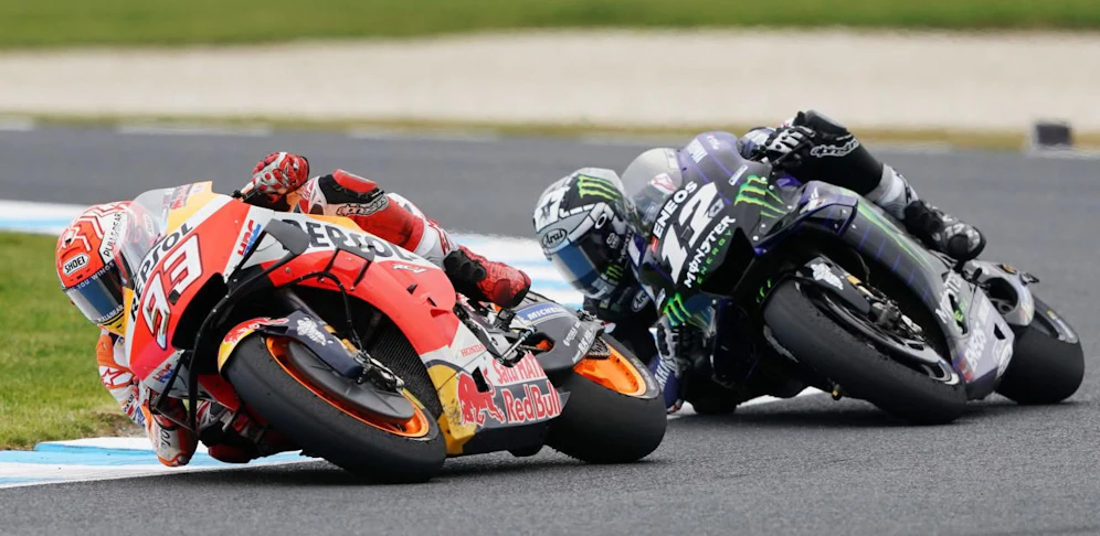 Marc Marquez überholt Maverick Vinales in der letzten Runde und siegt in Australien.