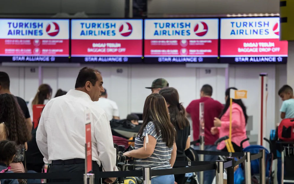 Der britische Familienvater Toby R. (52) wurde am Flughafen von Bodrum (Türkei) verhaftet. Er wollte 13 Münzen, die er im Meer gefunden hatte, mitnehmen. Jetzt drohen ihm drei Jahre Haft.  