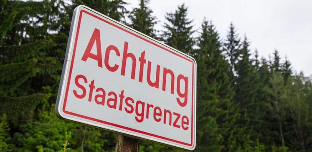 Weil ein Paar nicht mehr getrennt sein wollte, ging eine 30-Jährige aus Bayern zu Fuß im Bereich des Böhmerwalds nach OÖ zu ihrem Freund. (Symbolfoto).