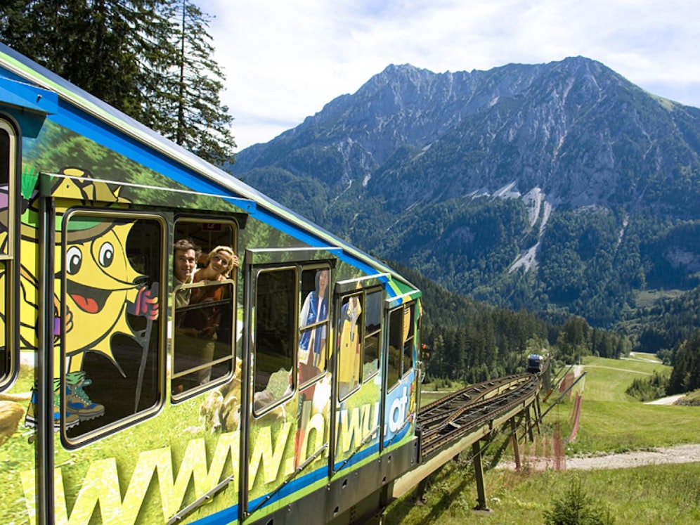 Ein gerissener Hydraulikschlauch legte die Standseilbahn lahm. 