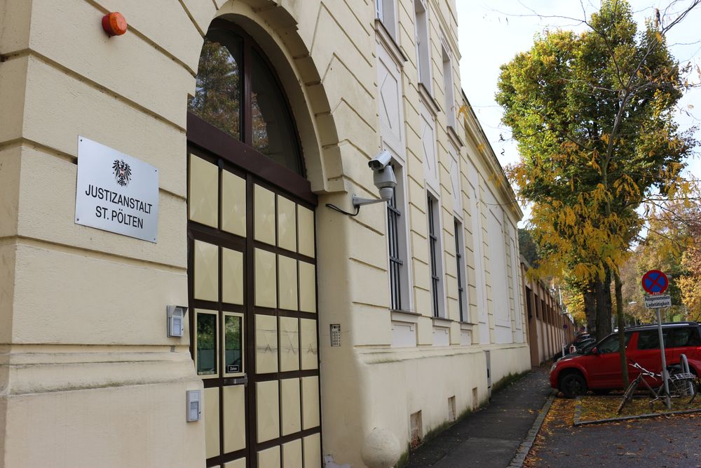 Mann brach in Justizanstalt St. Pölten ein - Niederösterreich | heute.at
