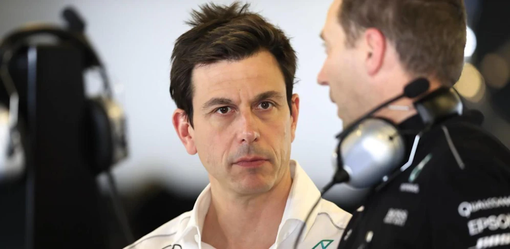 Teamchef Toto Wollf denkt laut über einen Ausstieg von Mercedes aus der Formel 1 nach. 