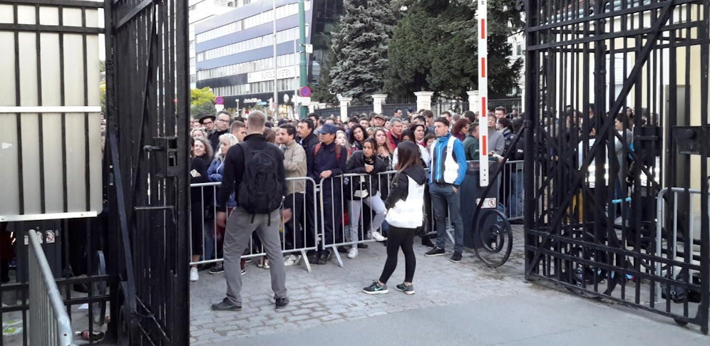 Die Tore vor dem Schloss Schönbrunn wurden schon vor Konzertbeginn geschlossen.