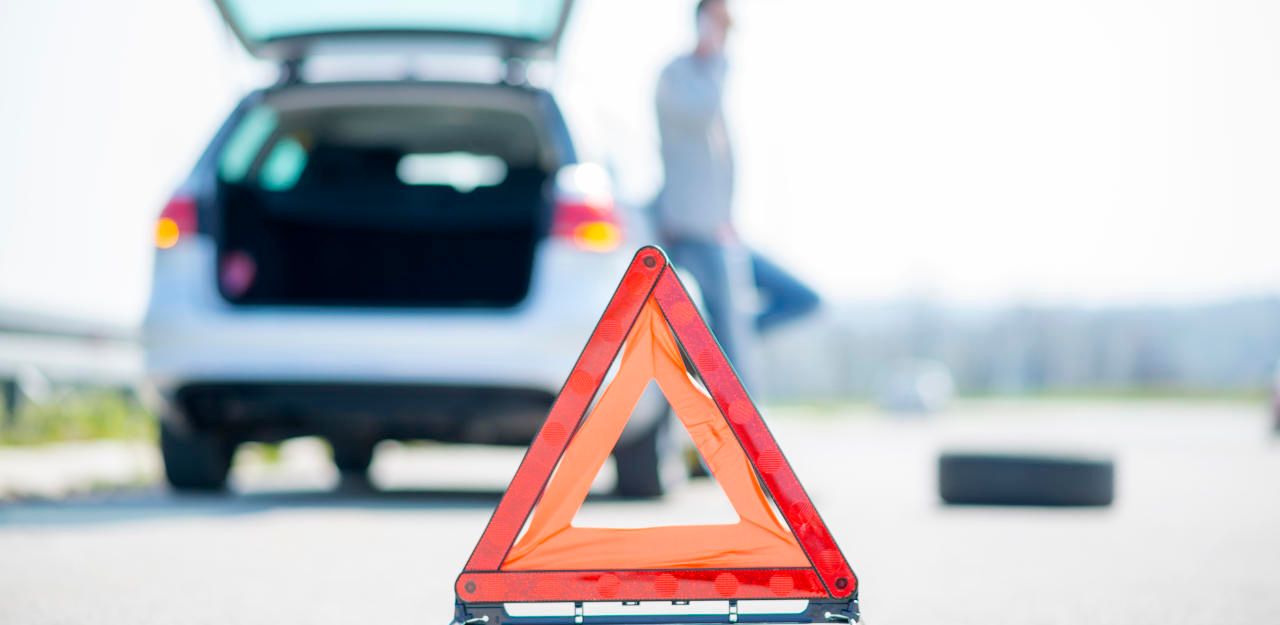 Nach dem Unfall ließ der Fahrer sein Auto einfach stehen, fuhr mit dem Taxi nach Tirol.