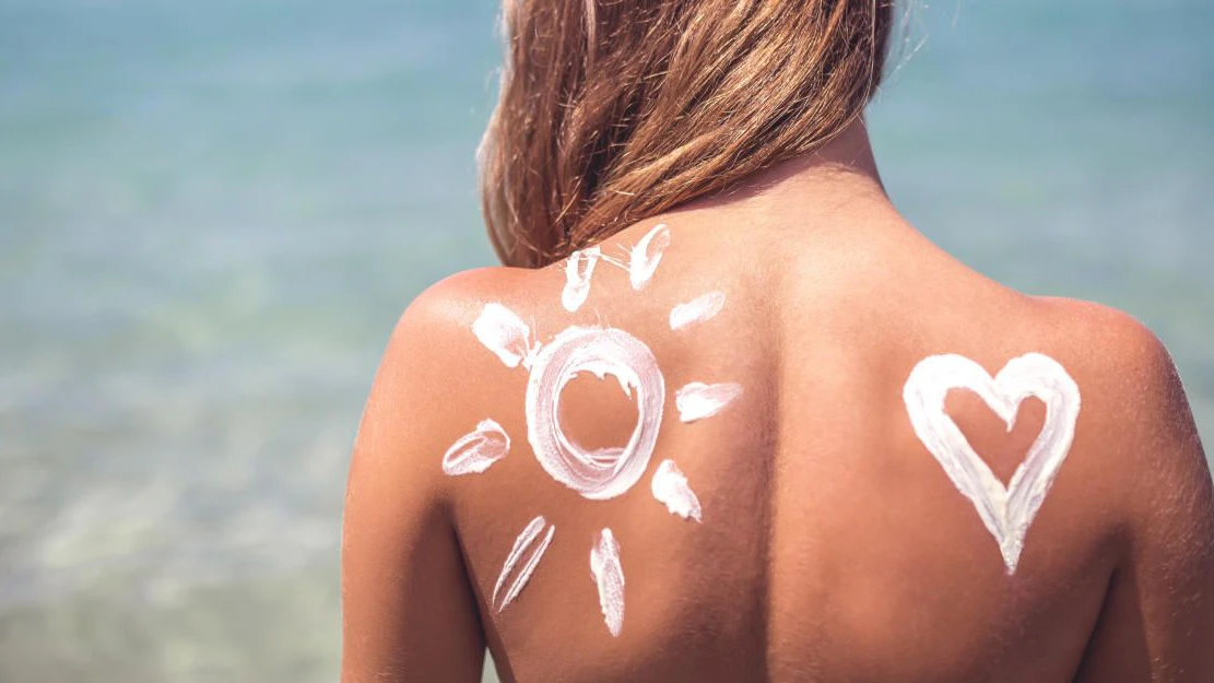 Heute.at - Gesichts-Sonnencremen: Günstig schützt oft genauso gut