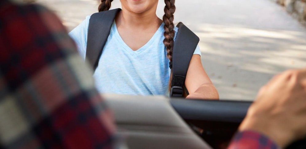 (Symbolbild) Ein Unbekannter versuchte ein Mädchen dazu zu überreden, in sein Auto zu steigen.