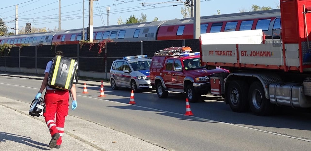 Der Bahnverkehr stand eine Stunde still.