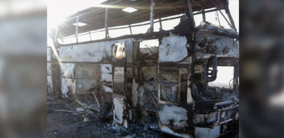 In diesem Bus starben mindestens 52 Menschen.