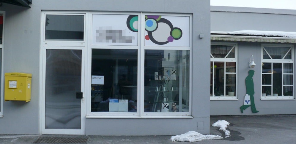 In diesen Handy-Shop wurde eingebrochen. 