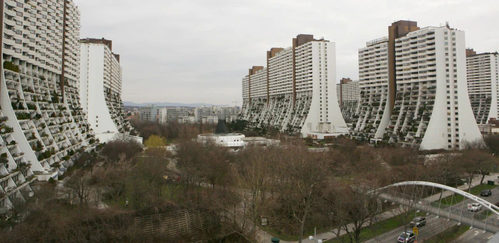 In der Anton-Baumgartner-Straße kam es zum ersten Raubüberfall.
