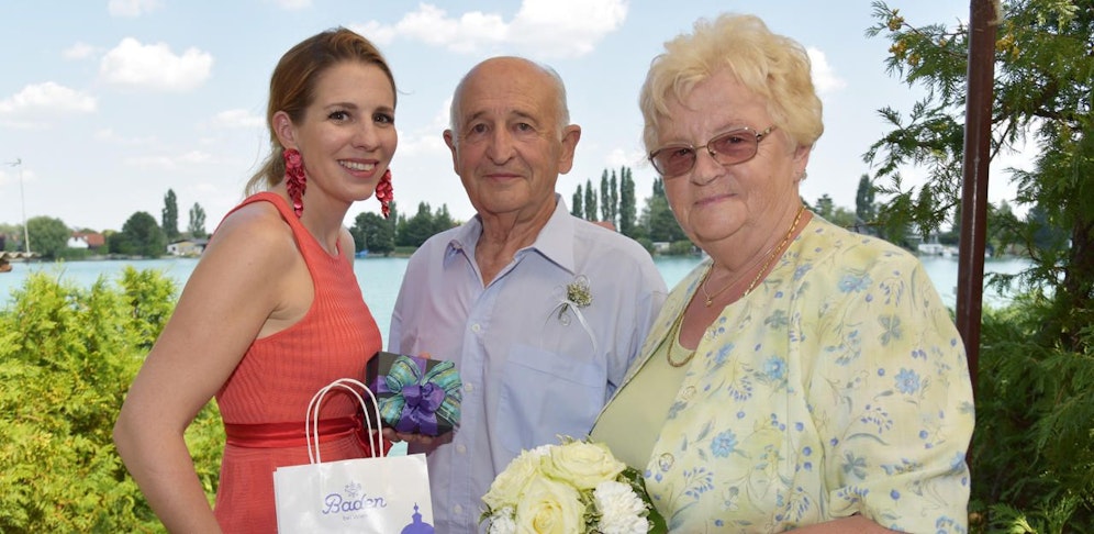 Stadträtin Carmen Jeitler-Cincelli mit Erika und Franz Rein.