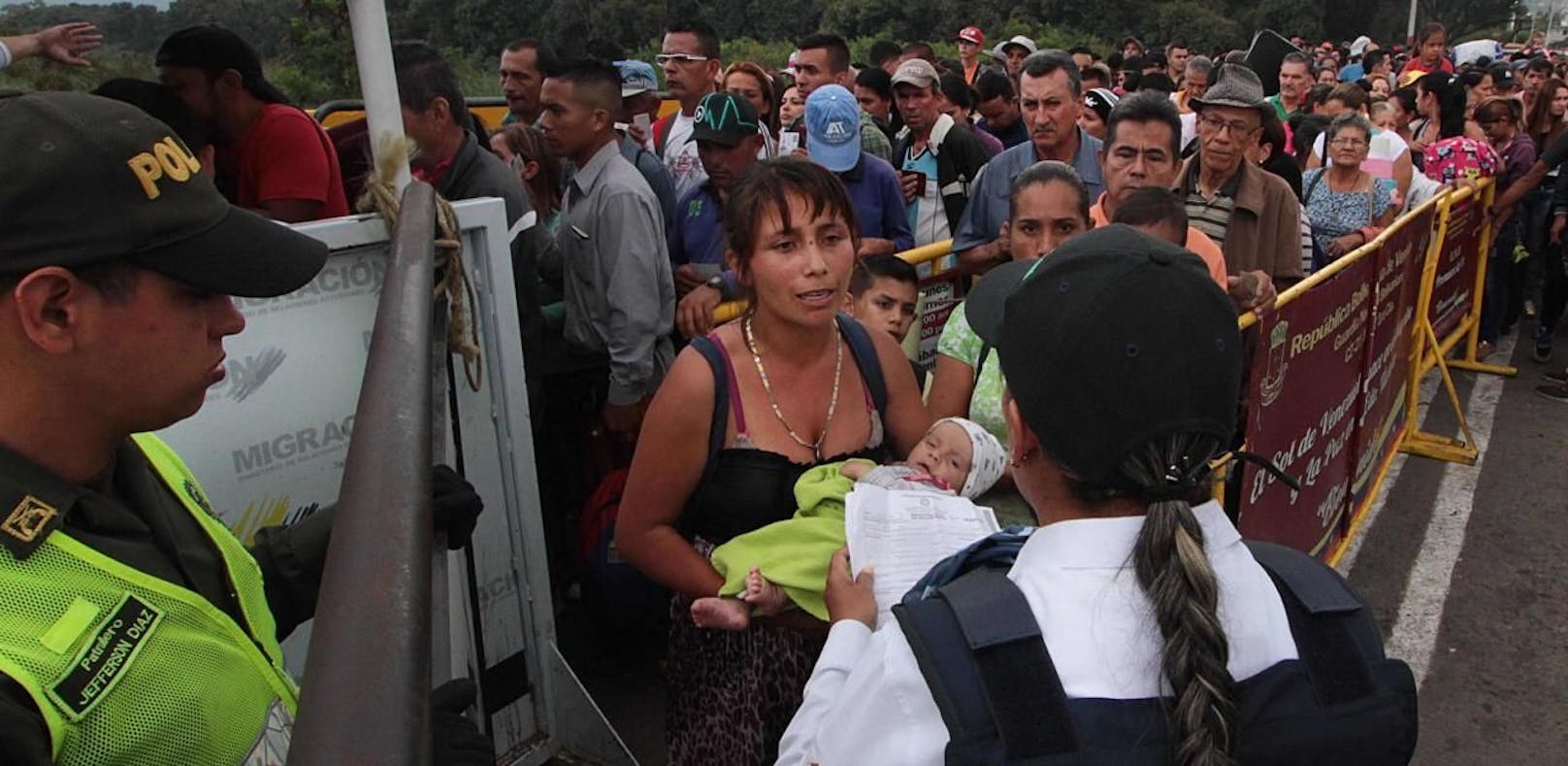 "Hungrige Venezolaner fallen an der Grenze um"