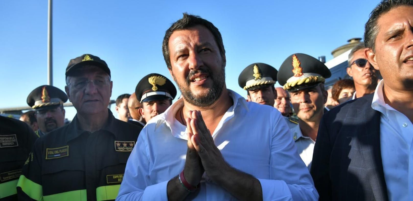 Italiens Innenminister Matteo Salvini (M.)