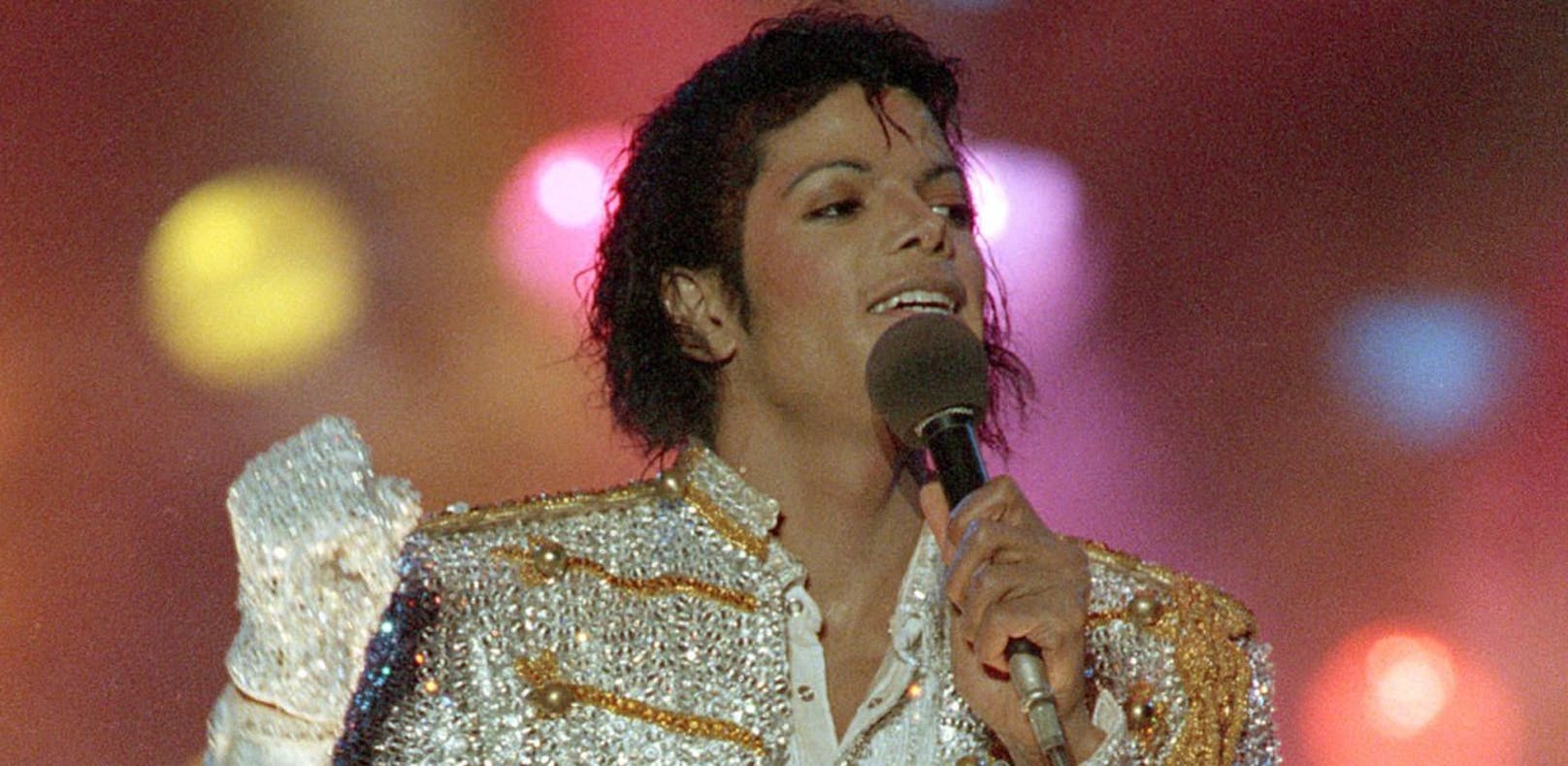 Der silberne Handschuh: Ein unverzichtbares Accessoire bei vielen von Michael Jacksons Live-Auftritten