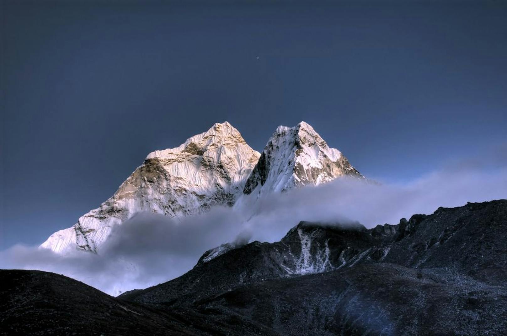 Fünf Tote – Helikopter stürzt über Mount Everest ab