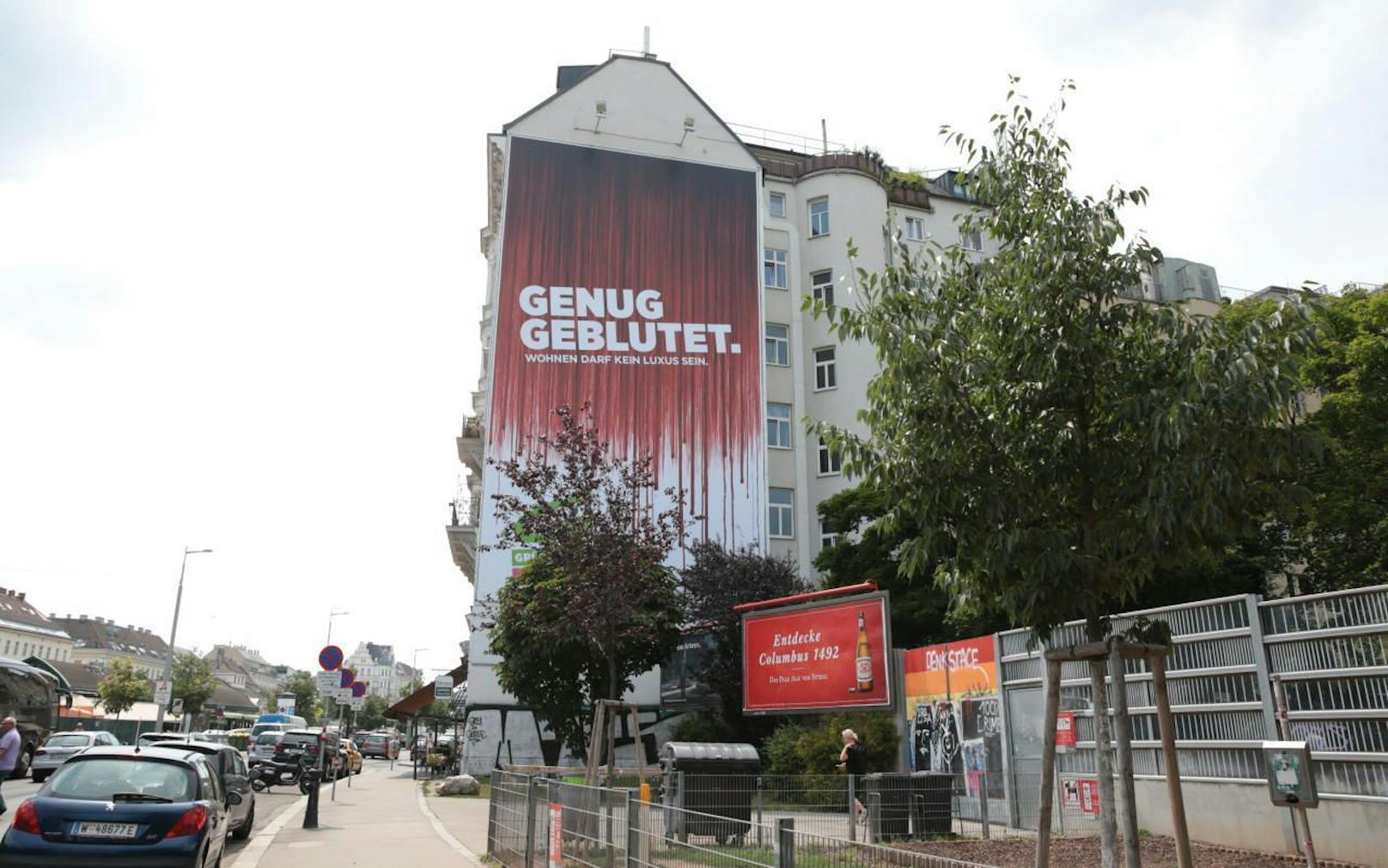 Neue Kampagne der Grünen, auffälliges 20 Meter hohes Plakat an der Wiener Wienzeile, Höhe Naschmarkt