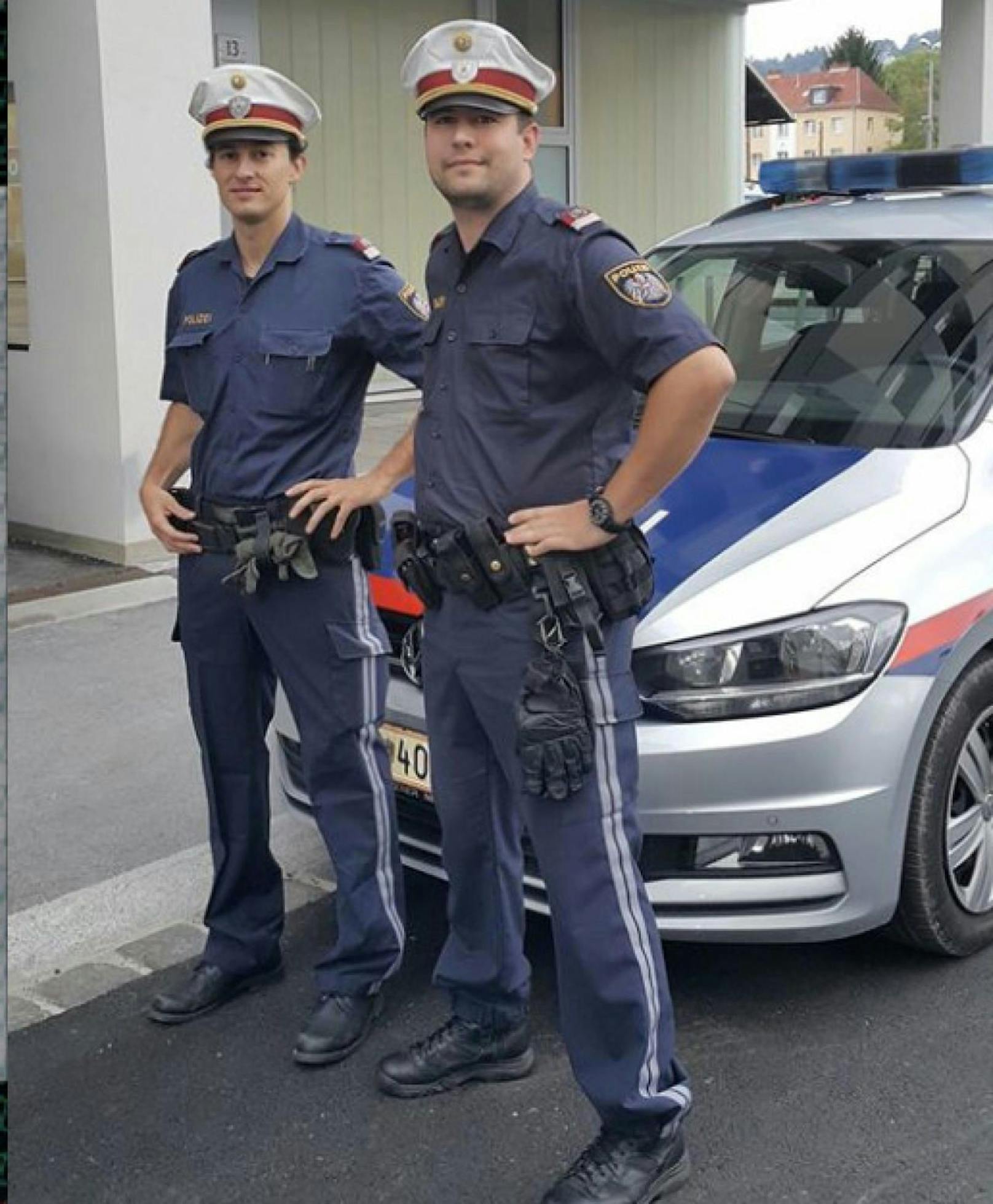 Diese zwei Polizisten retteten einen Mann aus der Donau. 