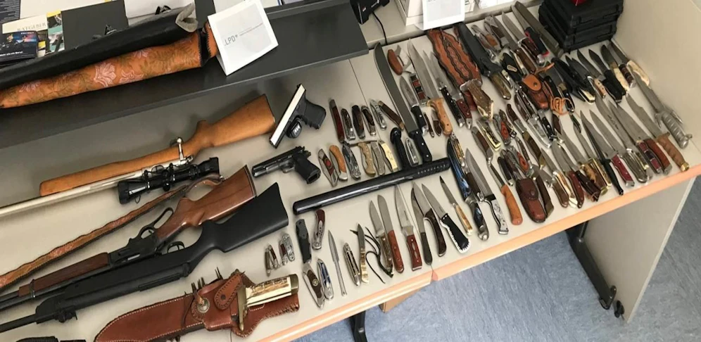 Diese Waffen konnten in der Wohnung des Schützen sichergestellt werden