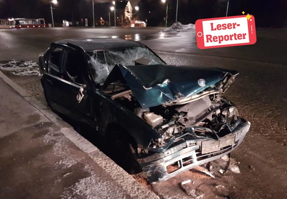 Das Wrack steht verlassen am Kahlenberg.