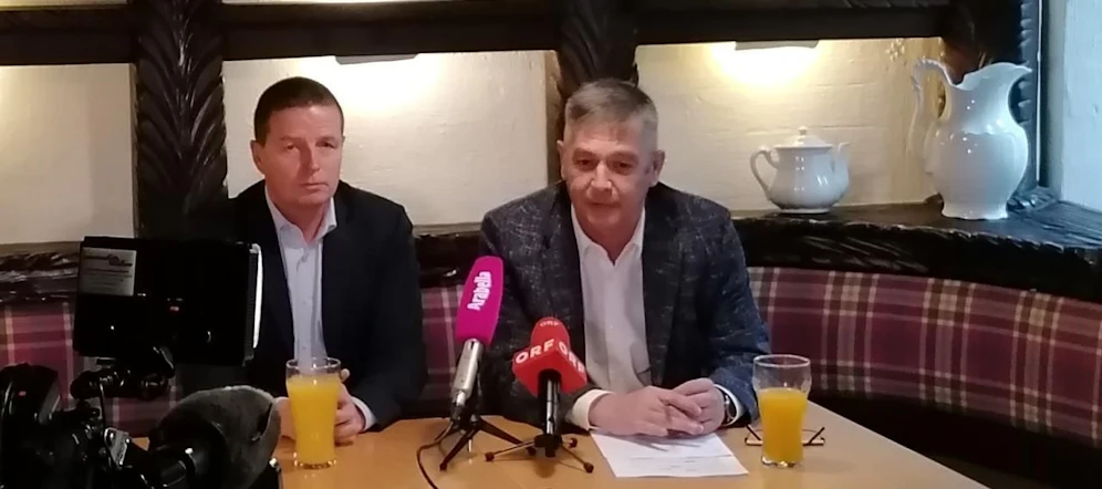 Die FPÖ lud zur Pressekonferenz. Doch alles drehte sich um den Mann der nicht im Raum war: HC Strache 