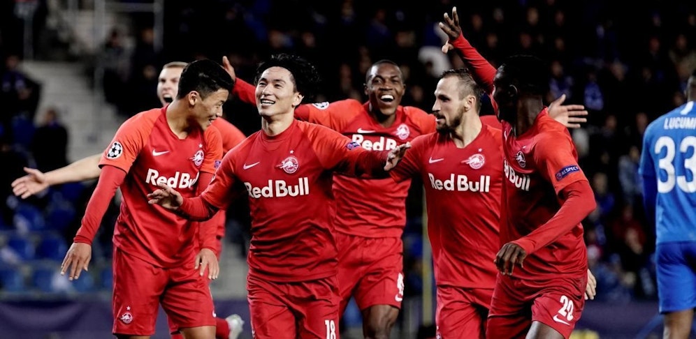 Takumi Minamino jubelt über seinen Treffer