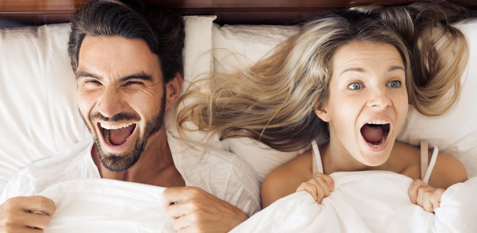 Humor im Bett wirkt sich positiv auf den Sex aus.