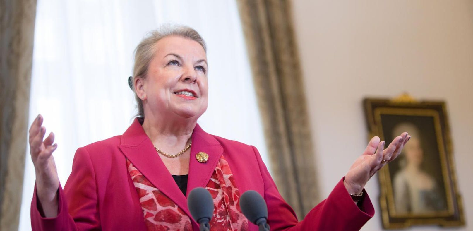 Gesundheitsministerin Beate Hartinger-Klein (FPÖ) kann die lautstarke Kritik an der neuen Mindestsicherung nicht nachvollziehen.