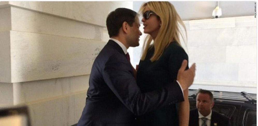 Marco Rubio umarmt Ivanka Trump. Credit: Twitter