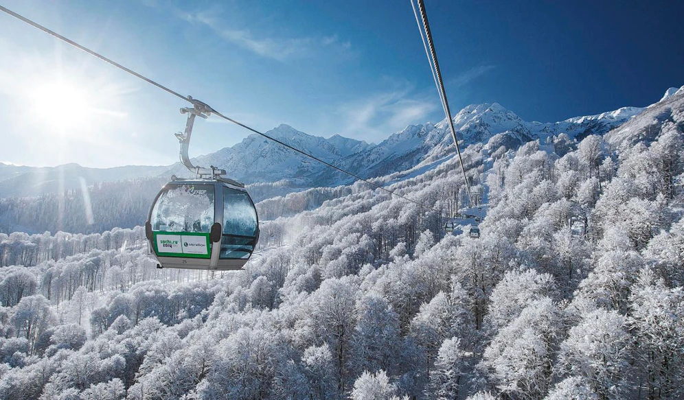 Symbolfoto einer 8er-Gondelbahn (gebaut für Sotschi 2014).