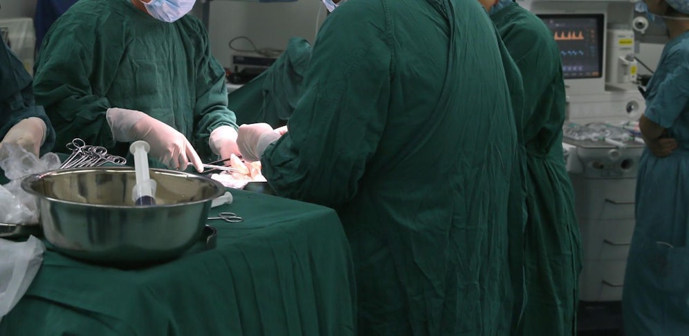 (Symbolbild) Offenbar wurde alle Opfer bei Herz-OPs durch eine Herz-Lungen-Maschine infiziert.