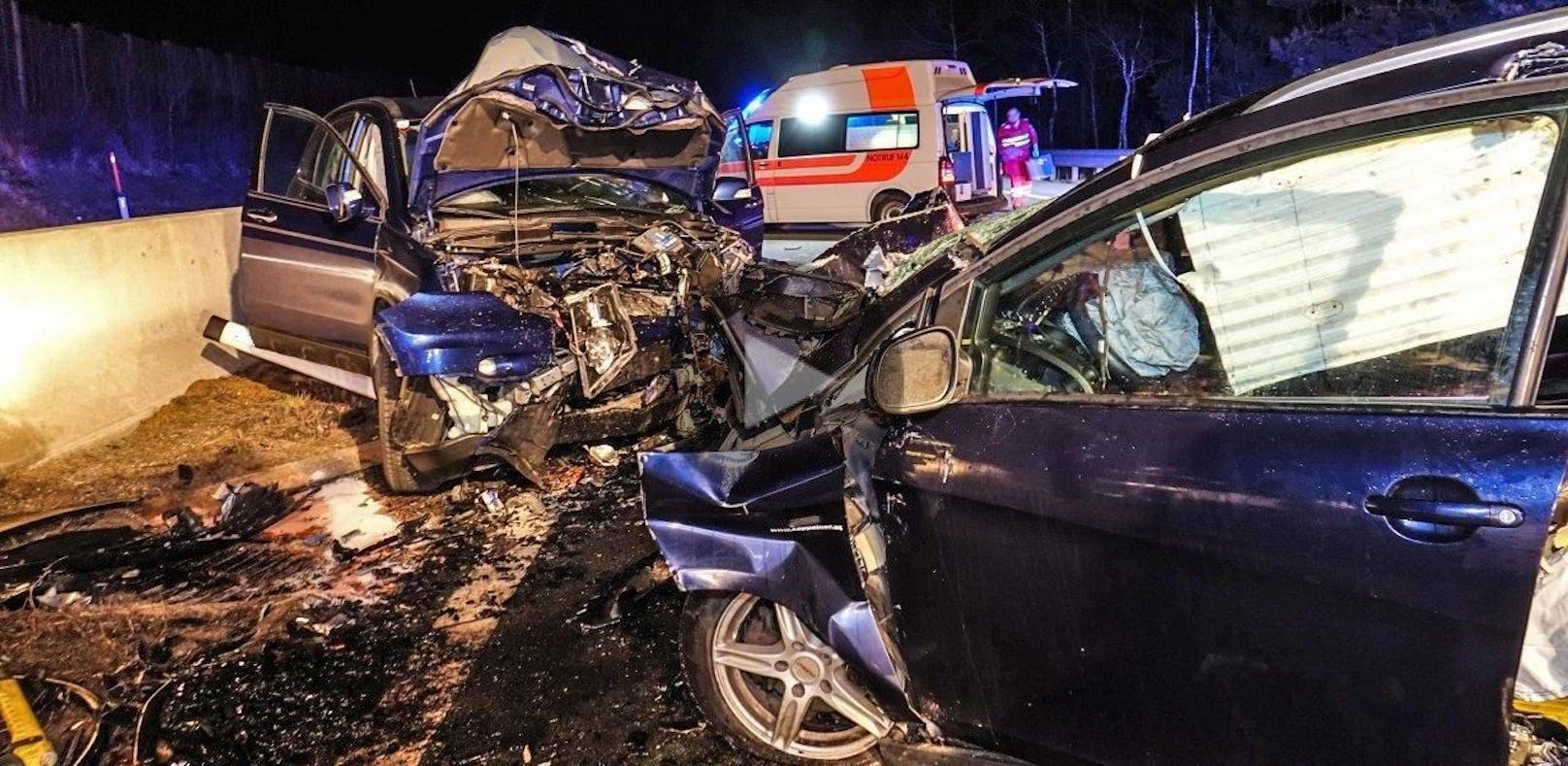 Beifahrerin (69) stirbt bei Geisterfahrer-Crash auf A2