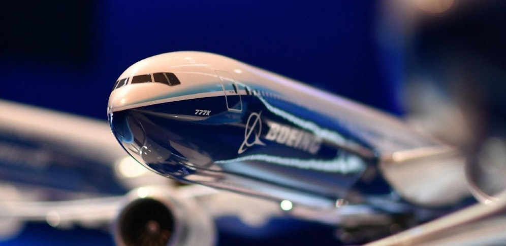 Ein Modell der Boeing 777X bei der Londoner Farnborough Airshow