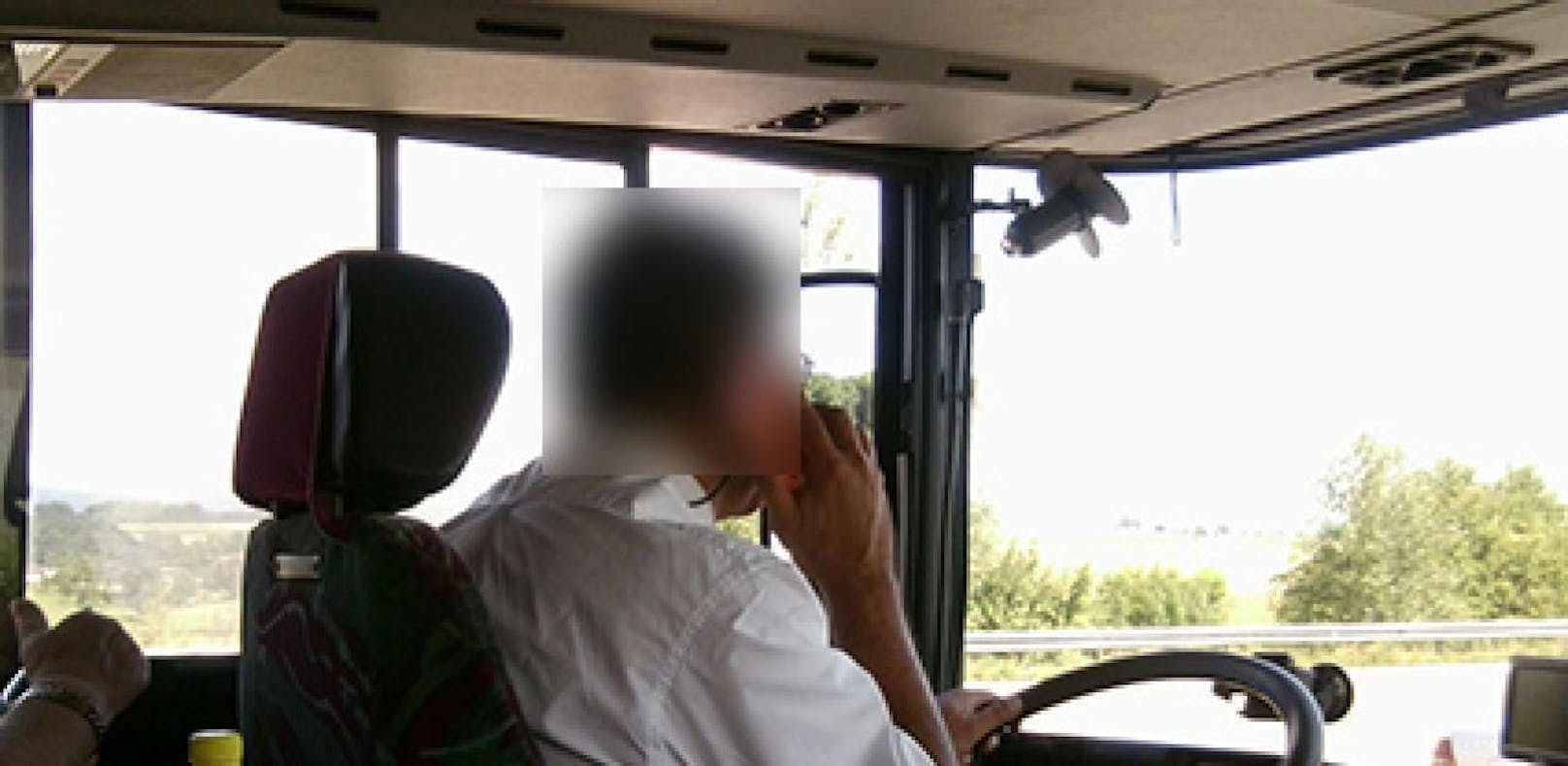 Bus-Chauffeur heuerte Jugendliche für Pornos an