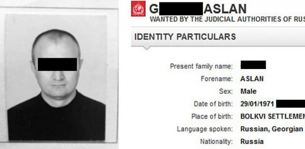 Interpol fahndete nach dem Verdächtigen. 