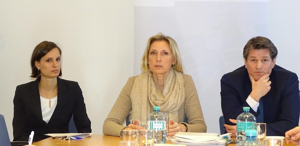 Die Staatsanwaltschaft Wr. Neustadt hat mehr als genug zu tun: Erich Habitzel (r.) und Barbara Haider.