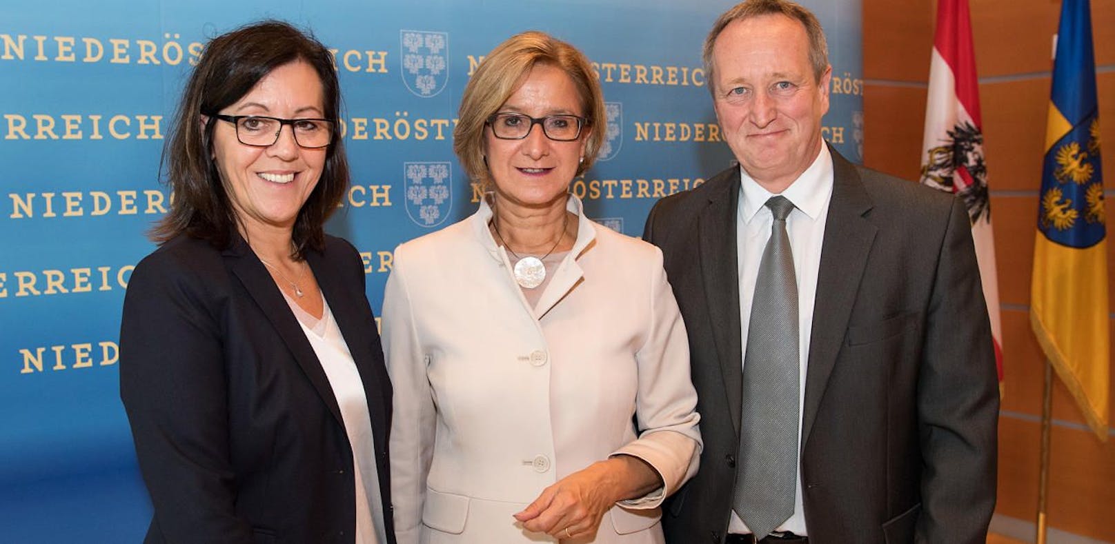 Landesschulinspektorin Brigitte Schuckert, Landeshauptfrau Johanna Mikl-Leitner und Regionalberater Josef Wallenberger (von links).