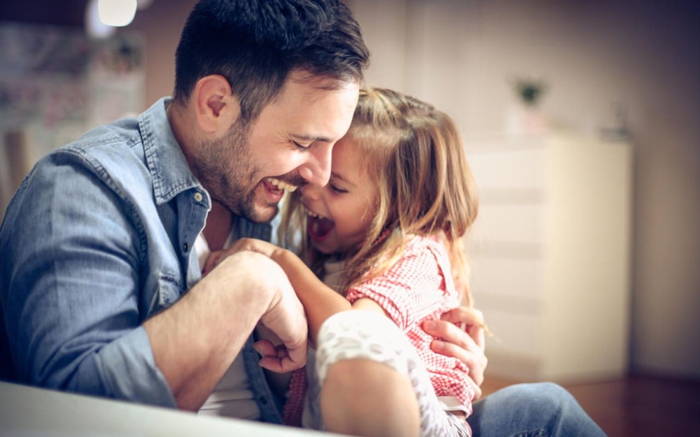 Um mehr über die Kitzligkeit des Menschen herauszufinden, gehen Forscher der Berliner Humboldt-Universität immer ungewöhnlichere Wege.