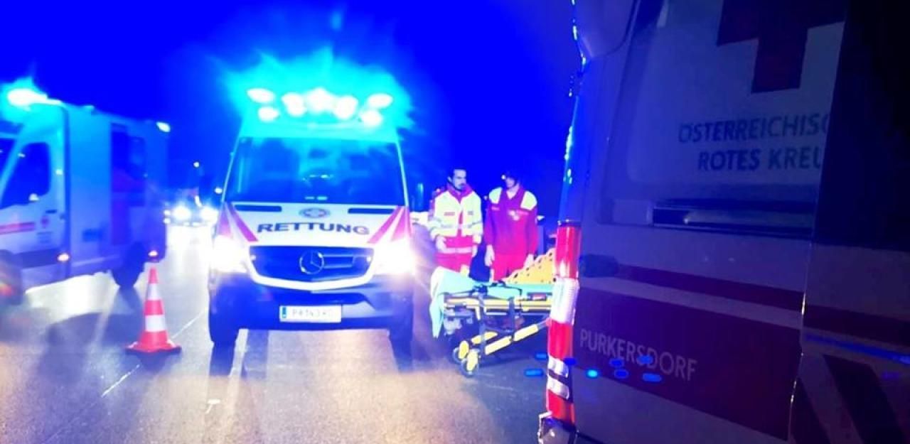 Heute.at - Schwerer Unfall auf der A1 mit zwei Frauen und Baby