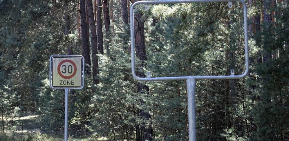 Die jungen Männer sollen insgesamt 21 Taferl mitgenommen haben.