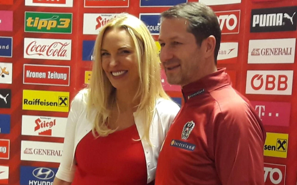 Diana Langes an der Seite von ÖFB-Teamchef Franco Foda.