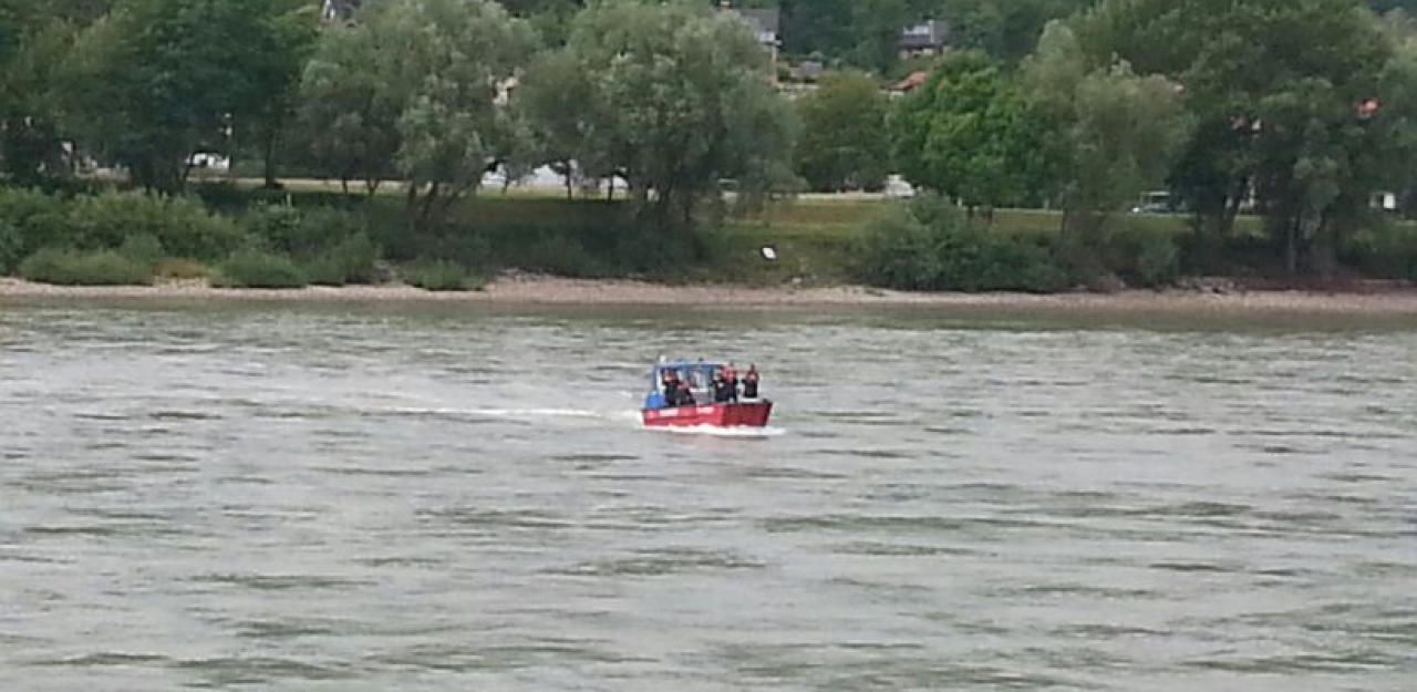 Heute.at - Ruderboot mit 5 Insassen in der Donau gekentert