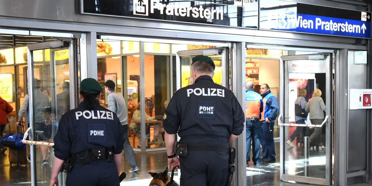 Die Polizei nahm am Praterstern mehrere Personen fest